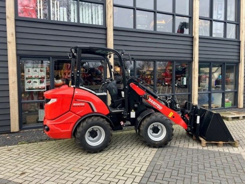 Knickgelenkte Baggerlader of the type Manitou MLA 3-25H, Neumaschine in Lunteren (Picture 4)