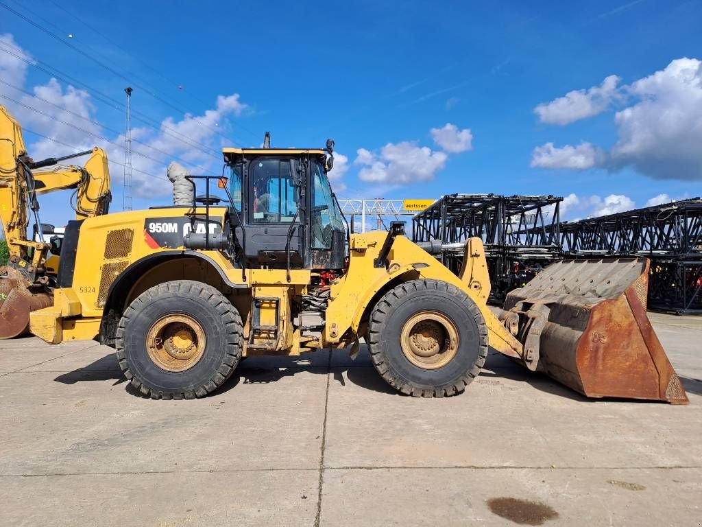 Knickgelenkte Baggerlader typu Sonstige Cat 950M (new tyres + round steer), Gebrauchtmaschine v Stabroek (Obrázek 5)