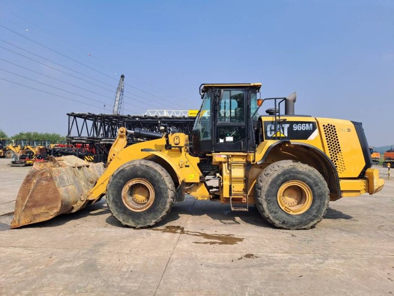 Knickgelenkte Baggerlader van het type Sonstige Cat 966M, Gebrauchtmaschine in Stabroek (Foto 1)