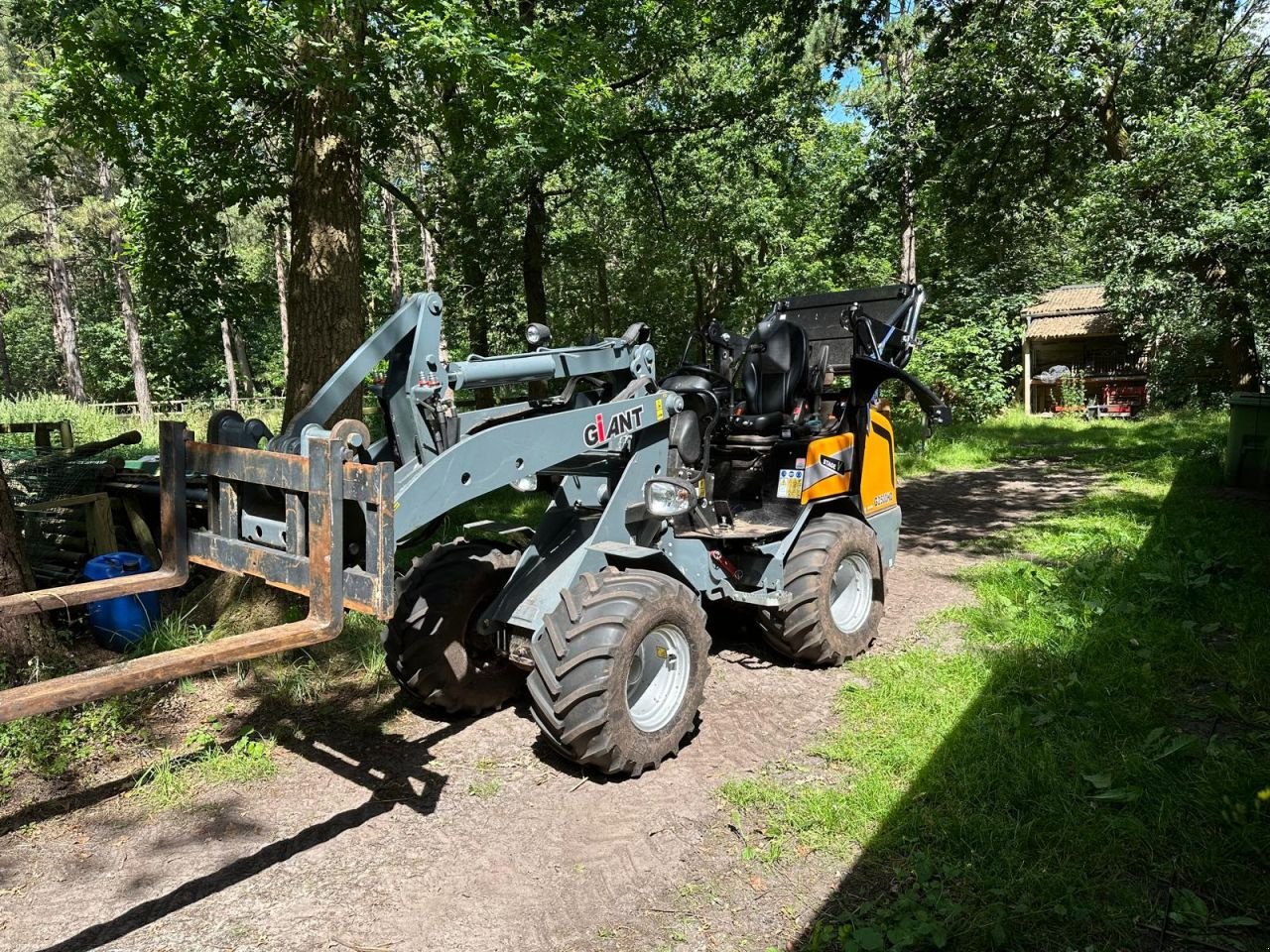 Knickgelenkte Baggerlader typu Sonstige Giant 2500 HD, Gebrauchtmaschine w Essen (Zdjęcie 2)