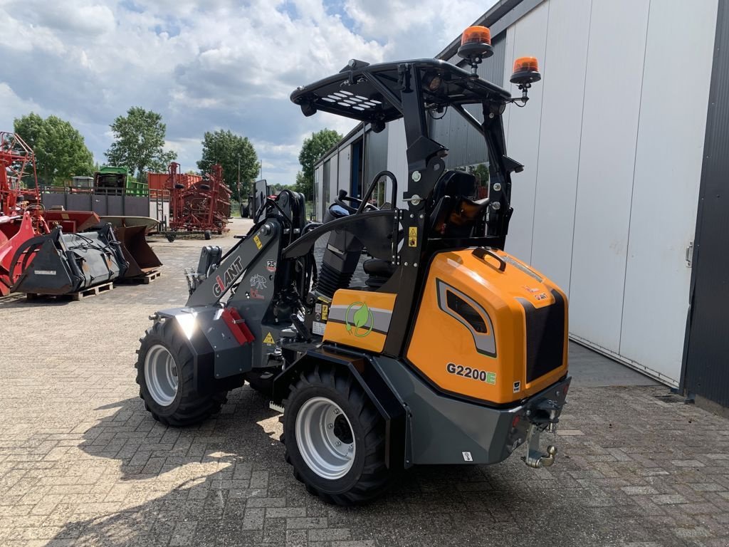 Knickgelenkte Baggerlader del tipo Sonstige Giant G2200E, Neumaschine en MARIENHEEM (Imagen 4)