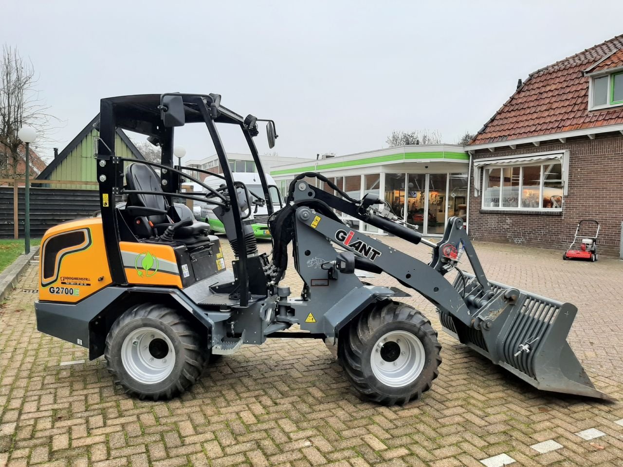 Knickgelenkte Baggerlader van het type Sonstige Giant G2700E, Gebrauchtmaschine in Hardegarijp (Foto 3)