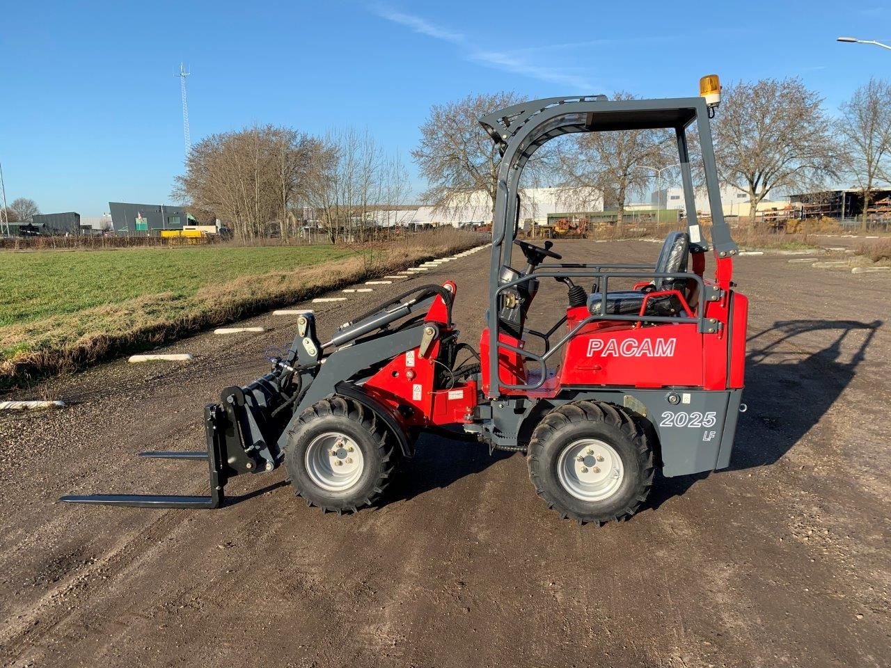 Knickgelenkte Baggerlader del tipo Sonstige PACAM PACAM kniklader minishovel Hoflader, Neumaschine en Deurne (Imagen 1)