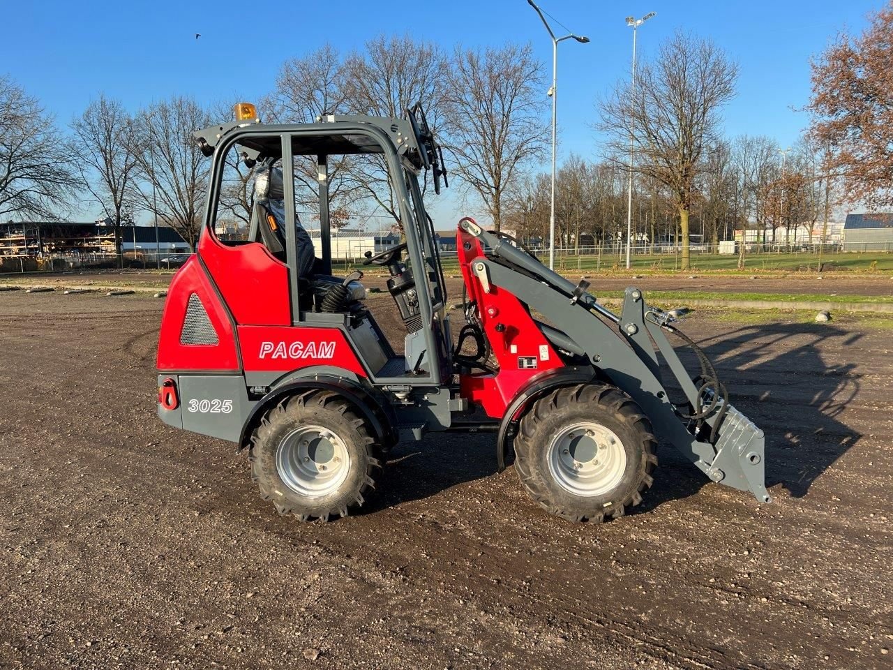 Knickgelenkte Baggerlader van het type Sonstige PACAM PACAM kniklader minishovel Hoflader, Neumaschine in Deurne (Foto 4)