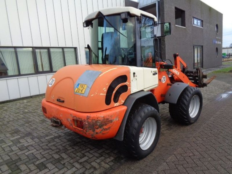 Knickgelenkte Baggerlader des Typs Terex 834 /al80, Gebrauchtmaschine in Oirschot (Bild 3)