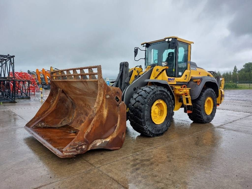 Knickgelenkte Baggerlader typu Volvo L 110 H, Gebrauchtmaschine w Stabroek (Zdjęcie 2)