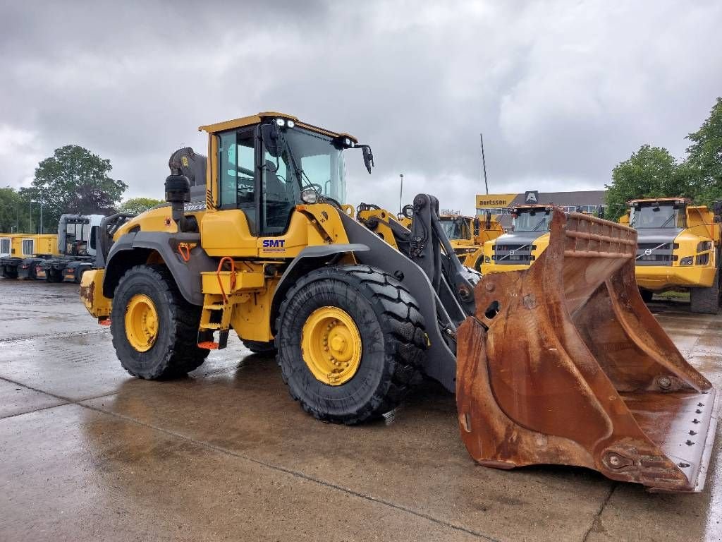 Knickgelenkte Baggerlader типа Volvo L 110 H, Gebrauchtmaschine в Stabroek (Фотография 4)