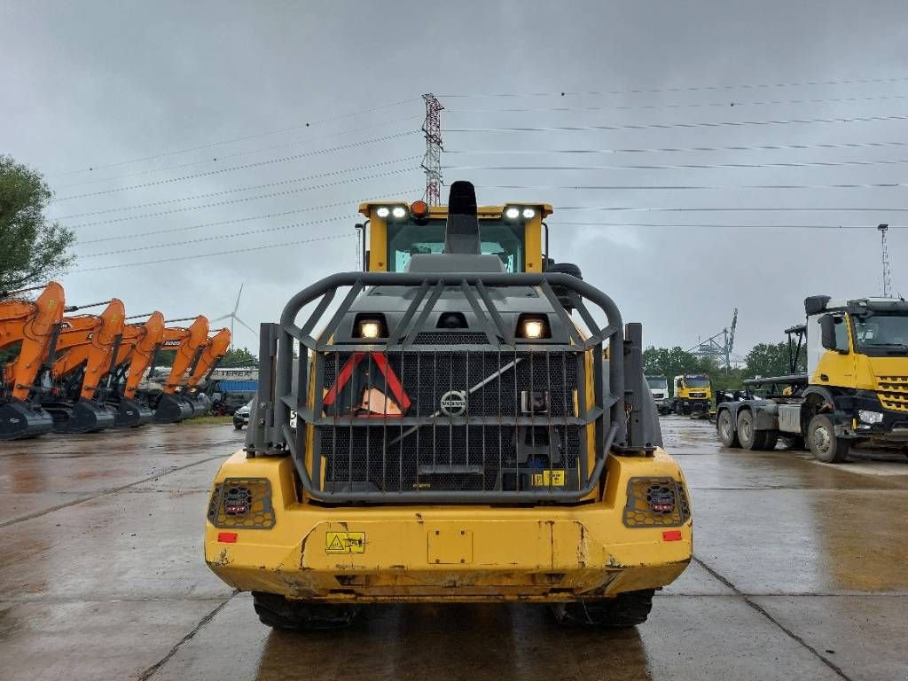 Knickgelenkte Baggerlader типа Volvo L 110 H, Gebrauchtmaschine в Stabroek (Фотография 7)