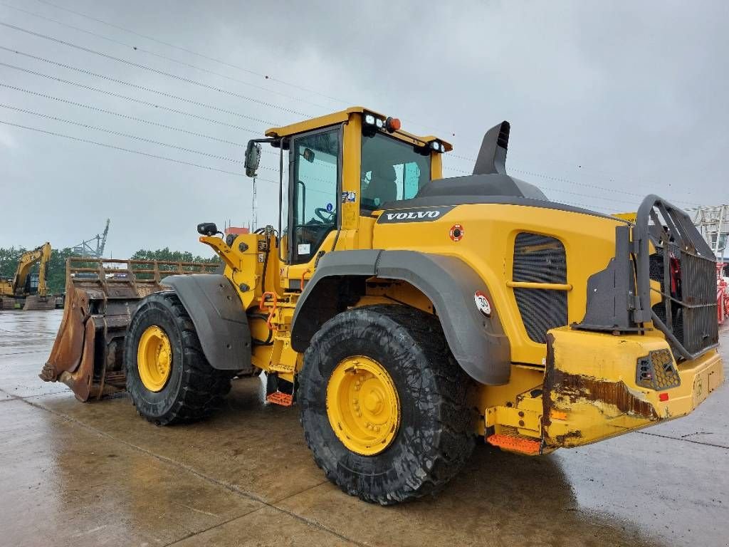 Knickgelenkte Baggerlader typu Volvo L 110 H, Gebrauchtmaschine w Stabroek (Zdjęcie 8)