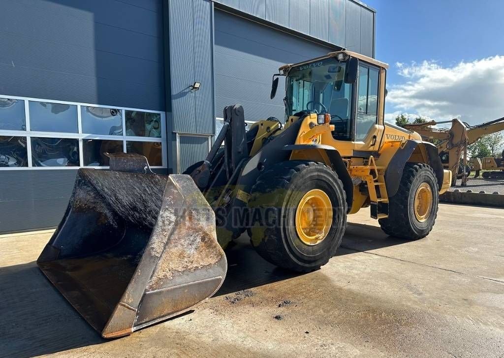 Knickgelenkte Baggerlader of the type Volvo L 120 F, Gebrauchtmaschine in Wommels (Picture 7)