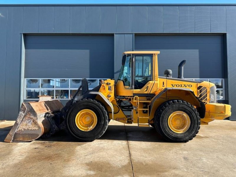 Knickgelenkte Baggerlader typu Volvo L 120 F, Gebrauchtmaschine v Wommels (Obrázek 1)