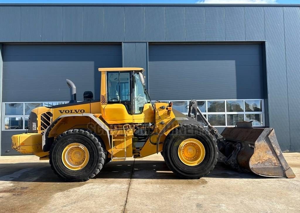 Knickgelenkte Baggerlader typu Volvo L 120 F, Gebrauchtmaschine v Wommels (Obrázek 11)