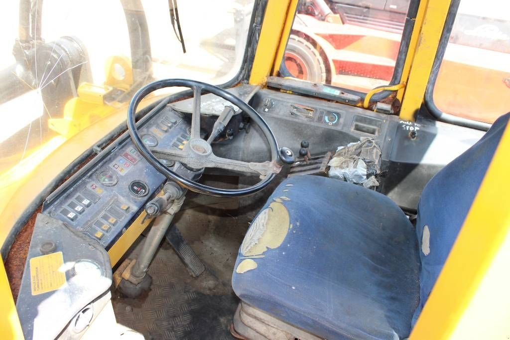 Knickgelenkte Baggerlader du type Volvo L 120, Gebrauchtmaschine en Rucphen (Photo 7)