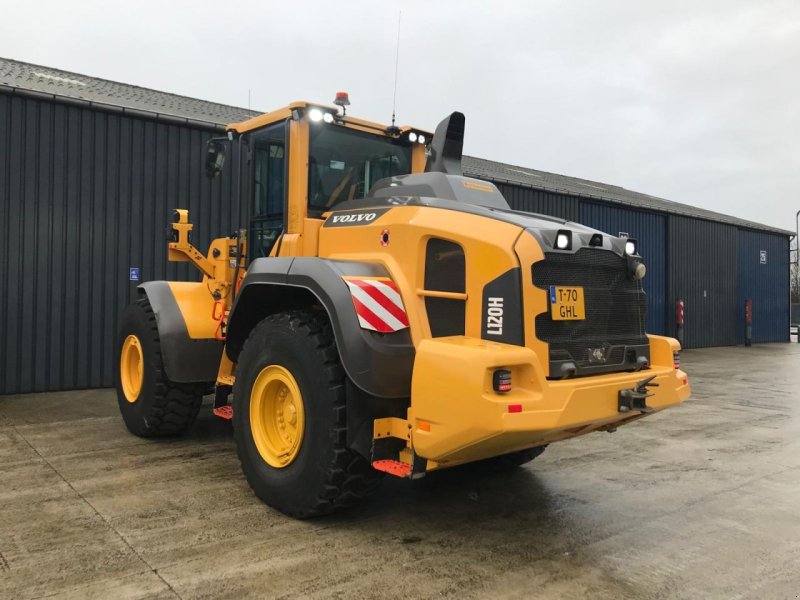 Knickgelenkte Baggerlader des Typs Volvo L 120H, Gebrauchtmaschine in Hoek (Bild 1)