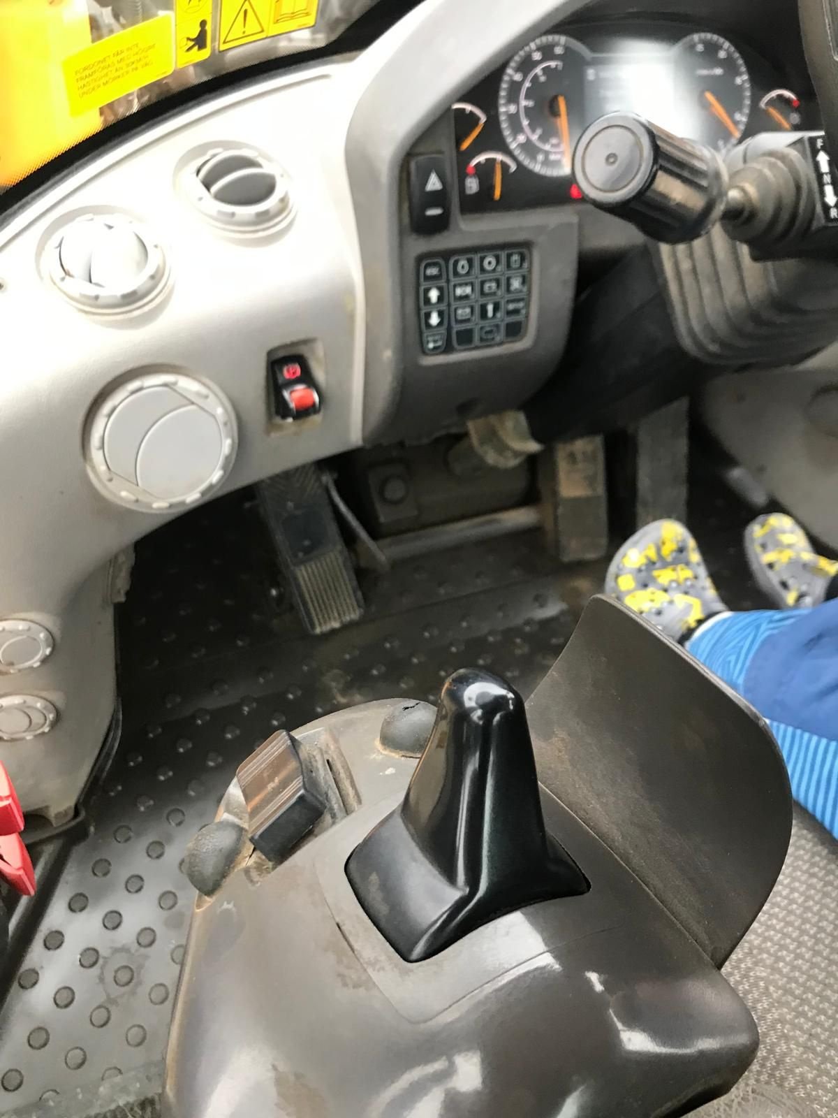 Knickgelenkte Baggerlader za tip Volvo L 120H, Gebrauchtmaschine u Hoek (Slika 7)