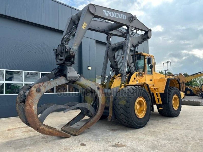 Knickgelenkte Baggerlader des Typs Volvo L 180 E, Gebrauchtmaschine in Wommels (Bild 1)