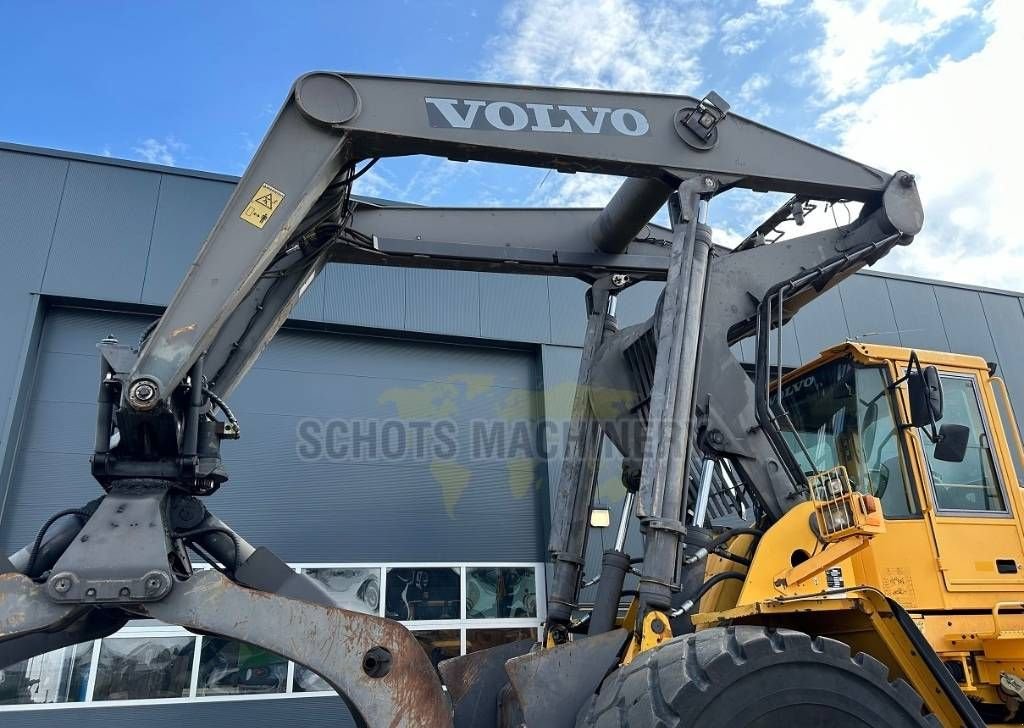 Knickgelenkte Baggerlader des Typs Volvo L 180 E, Gebrauchtmaschine in Wommels (Bild 10)