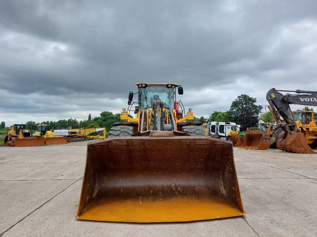 Knickgelenkte Baggerlader typu Volvo L 220 H, Gebrauchtmaschine v Stabroek (Obrázek 3)