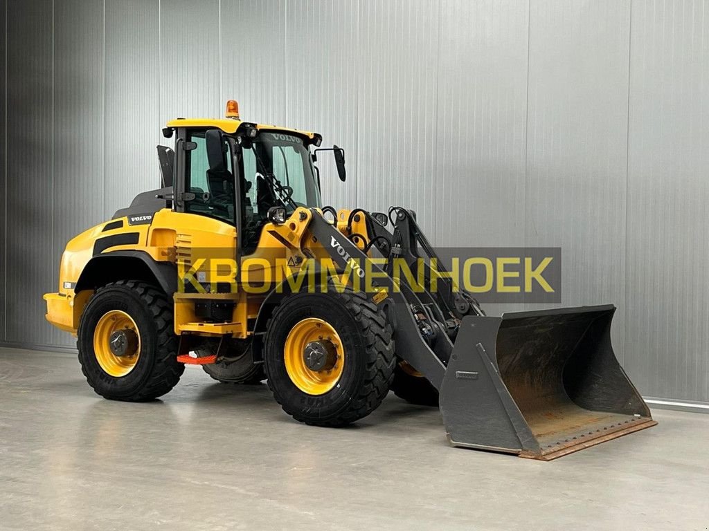 Knickgelenkte Baggerlader du type Volvo L 50 H, Gebrauchtmaschine en Apeldoorn (Photo 7)