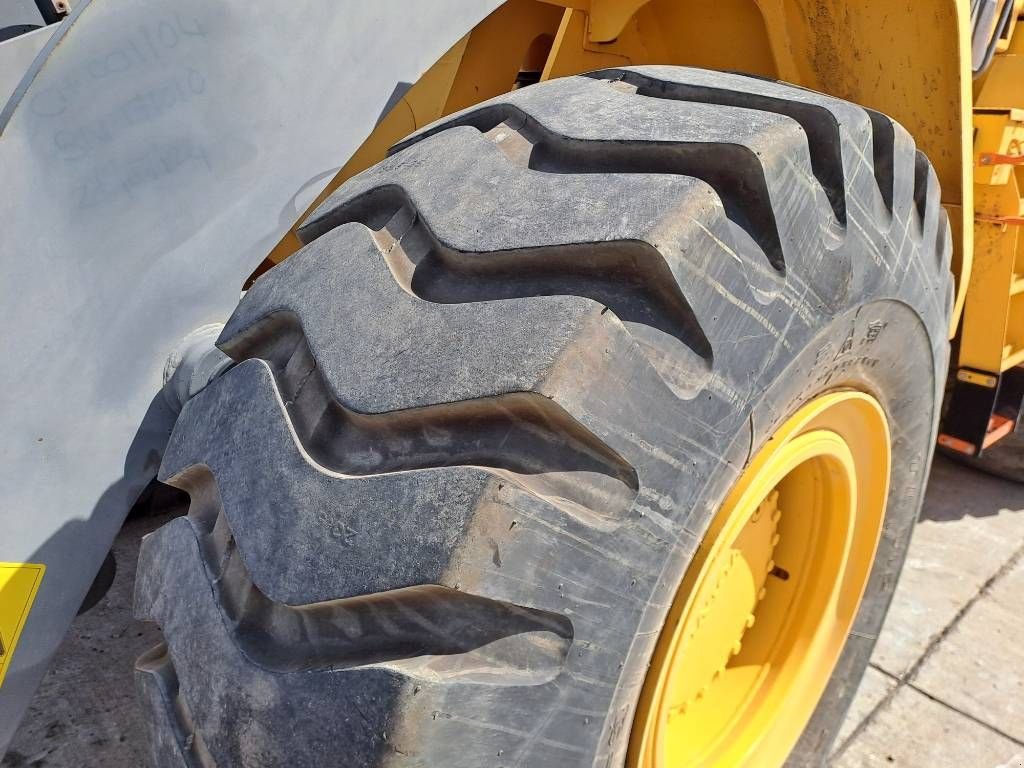 Knickgelenkte Baggerlader Türe ait Volvo L105, Gebrauchtmaschine içinde Stabroek (resim 10)