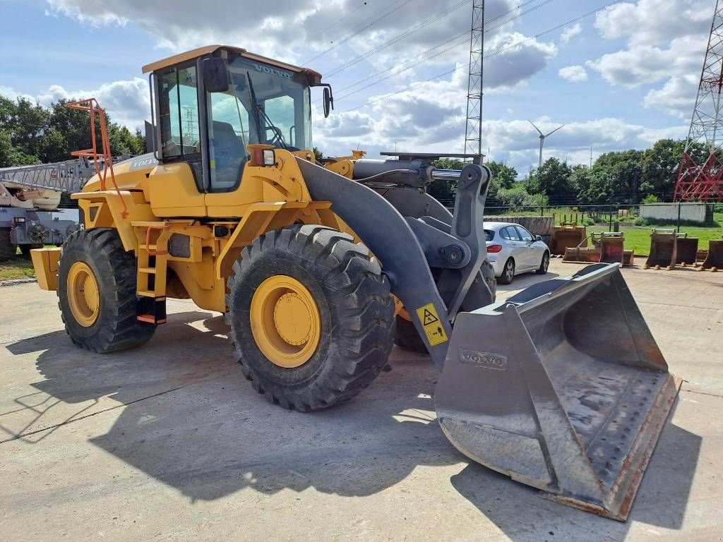 Knickgelenkte Baggerlader Türe ait Volvo L105, Gebrauchtmaschine içinde Stabroek (resim 7)