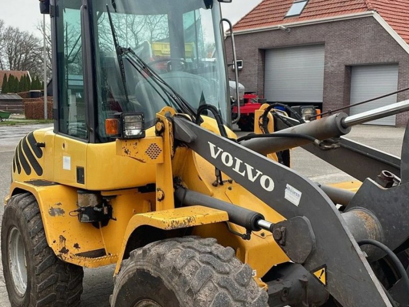 Knickgelenkte Baggerlader du type Volvo L30B, Gebrauchtmaschine en Vriezenveen