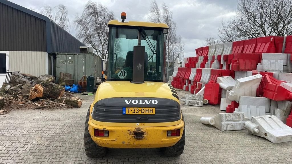 Knickgelenkte Baggerlader Türe ait Volvo L30B, Gebrauchtmaschine içinde Vriezenveen (resim 4)