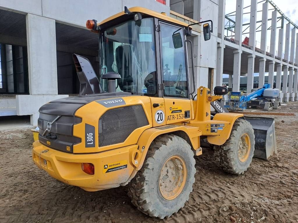 Knickgelenkte Baggerlader typu Volvo L30G (Bucket + Forks), Gebrauchtmaschine v Stabroek (Obrázok 4)