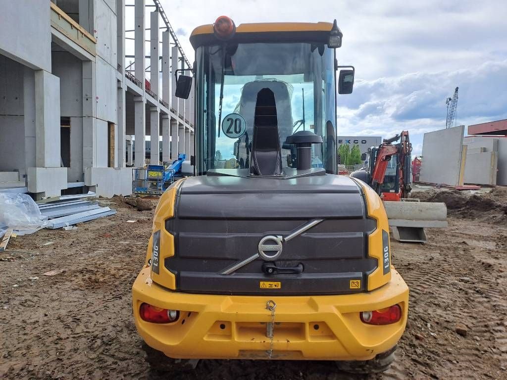 Knickgelenkte Baggerlader of the type Volvo L30G (Bucket + Forks), Gebrauchtmaschine in Stabroek (Picture 3)