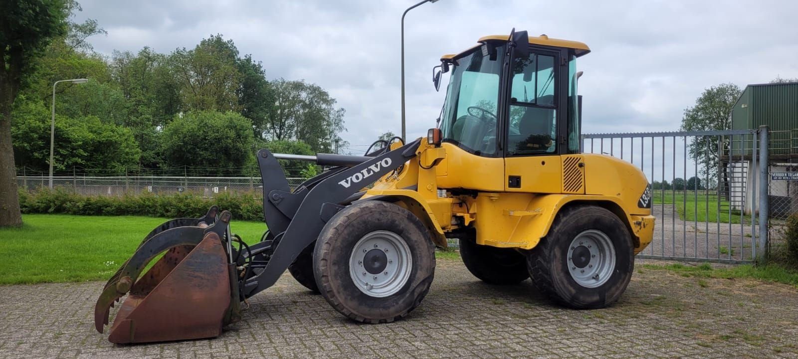 Knickgelenkte Baggerlader del tipo Volvo L35, Gebrauchtmaschine en Wijnjewoude (Imagen 4)