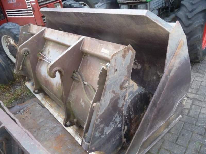 Knickgelenkte Baggerlader des Typs Volvo L545B-TP/S, Gebrauchtmaschine in Oirschot (Bild 10)