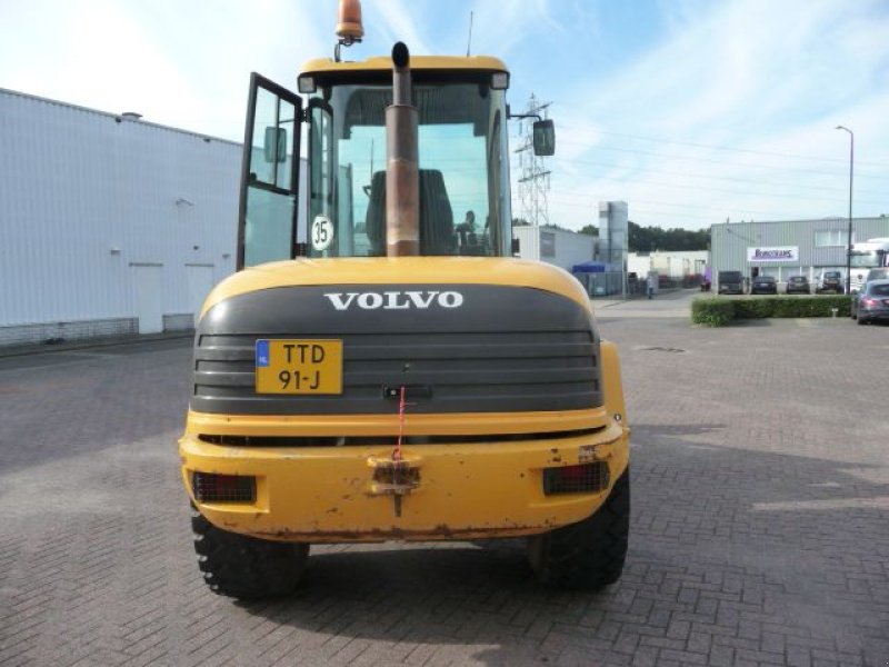 Knickgelenkte Baggerlader des Typs Volvo L545B-TP/S, Gebrauchtmaschine in Oirschot (Bild 3)