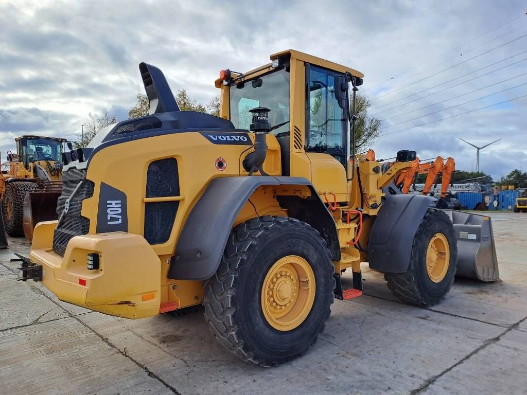 Knickgelenkte Baggerlader typu Volvo L70H, Gebrauchtmaschine v Stabroek (Obrázek 4)