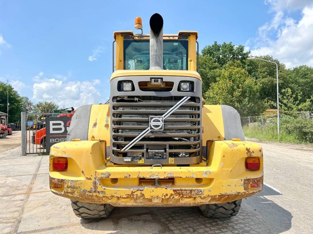 Knickgelenkte Baggerlader typu Volvo L90F - Camera / Automatic Greasing, Gebrauchtmaschine v Veldhoven (Obrázok 4)