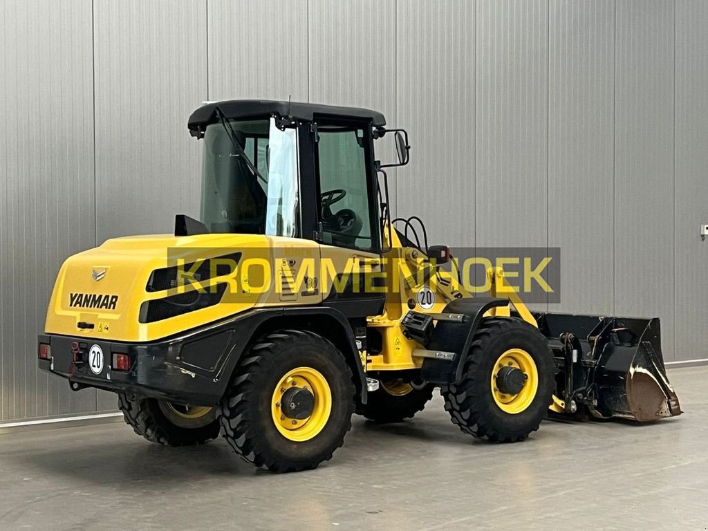 Knickgelenkte Baggerlader typu Yanmar V80, Gebrauchtmaschine w Apeldoorn (Zdjęcie 4)