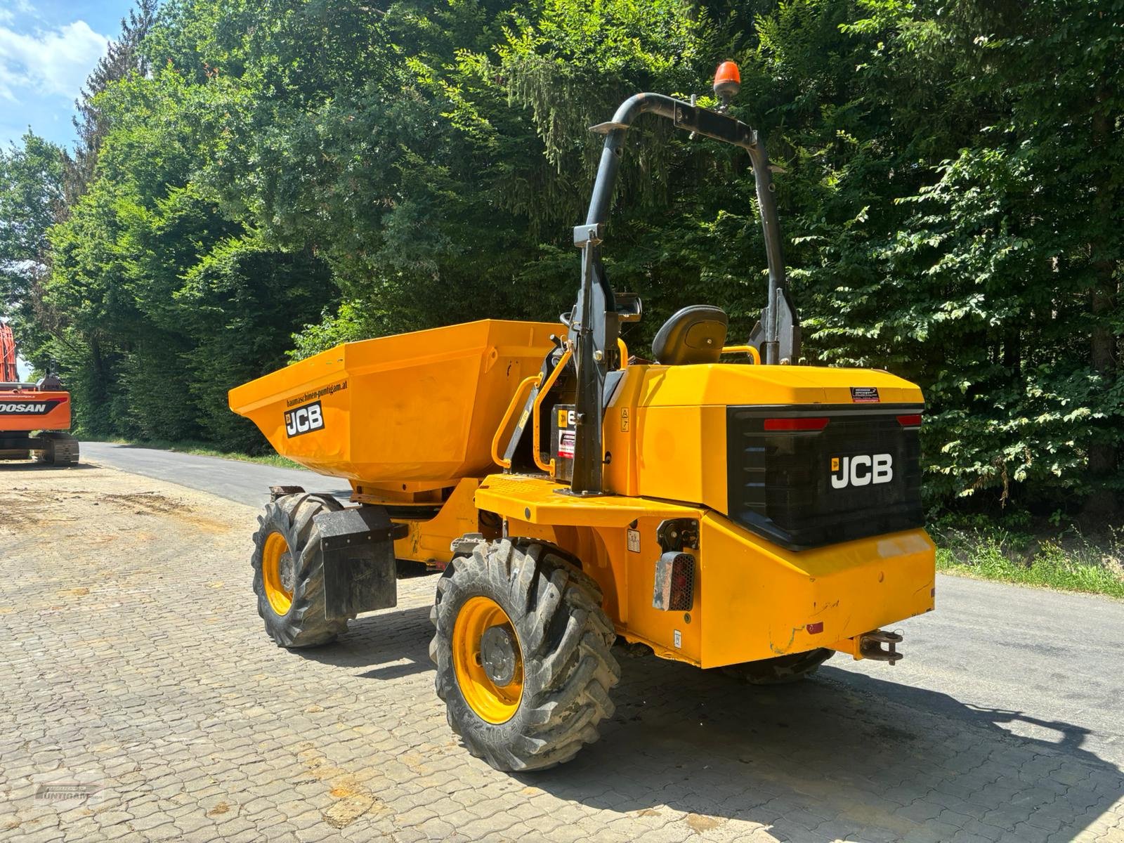 Knickgelenkte Dumper des Typs JCB 6 ST, Gebrauchtmaschine in Deutsch - Goritz (Bild 5)