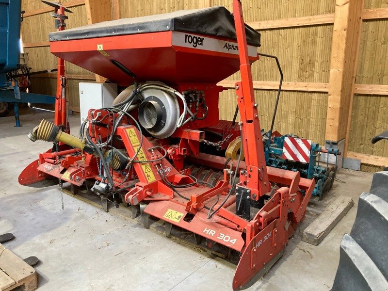 Kombination van het type Kuhn HR304 + R30 + Rampe fixe, Gebrauchtmaschine in Chavornay