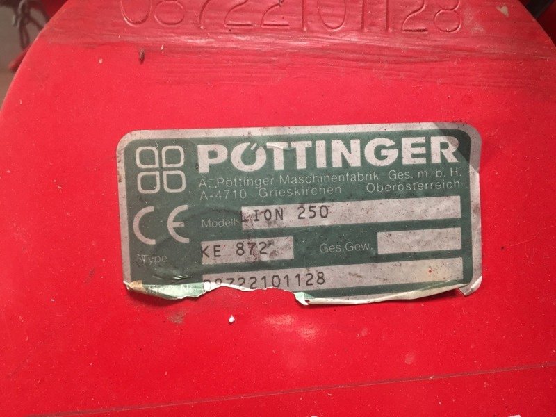 Kombination of the type Pöttinger Lion 250 , Vitasem 250, Gebrauchtmaschine in Lengnau (Picture 4)