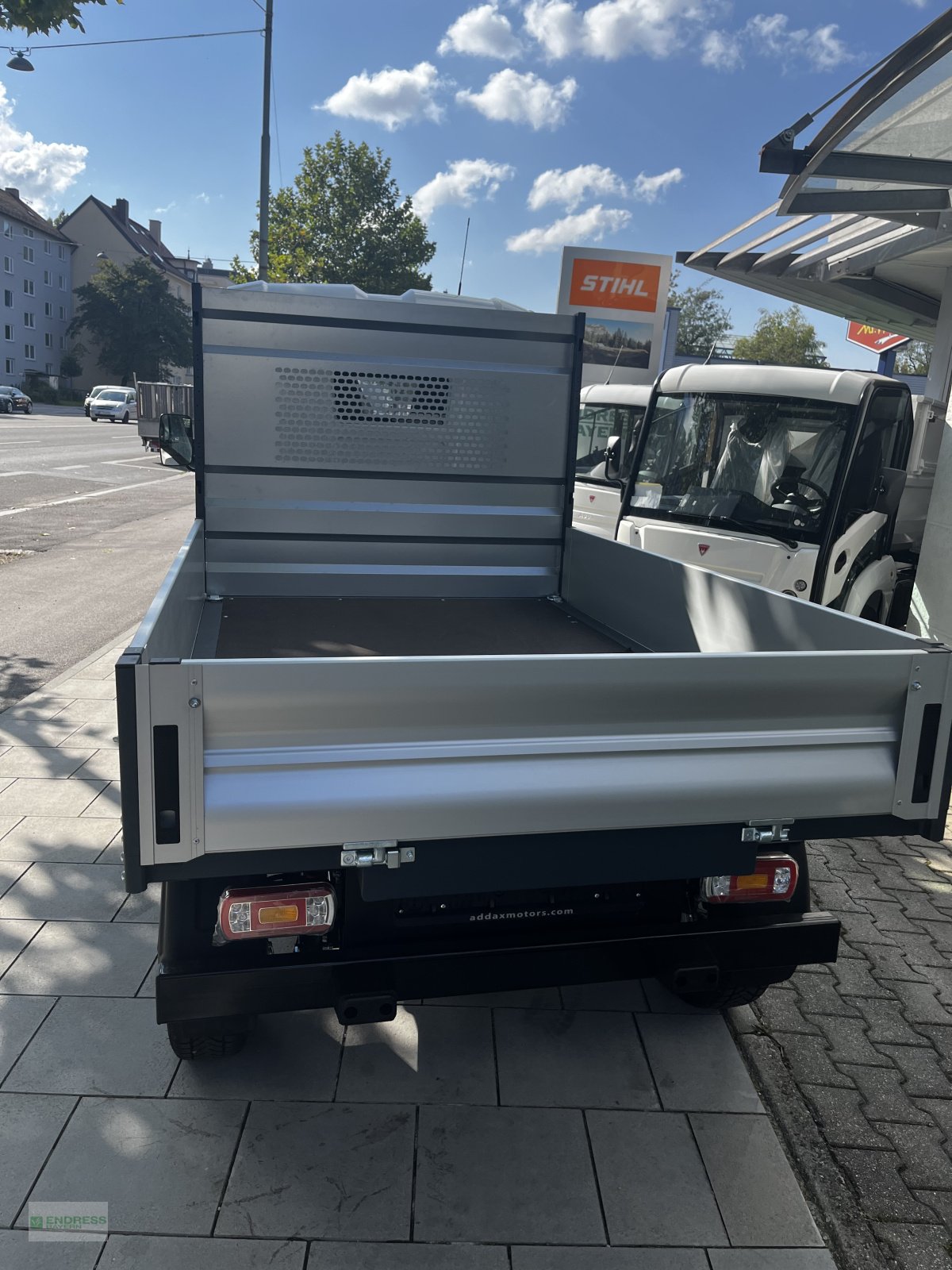 Kommunalfahrzeug des Typs Addax Elektrofahrzeug MT15n, Neumaschine in München (Bild 2)