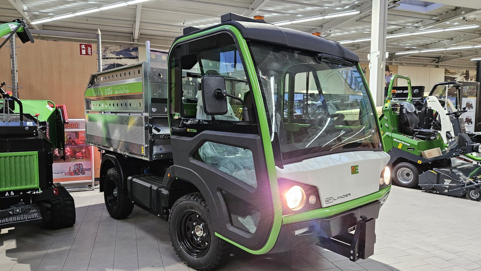 Kommunalfahrzeug типа Etesia ET-LANDER Multifunktionsfahrzeug, Neumaschine в Olpe (Фотография 19)