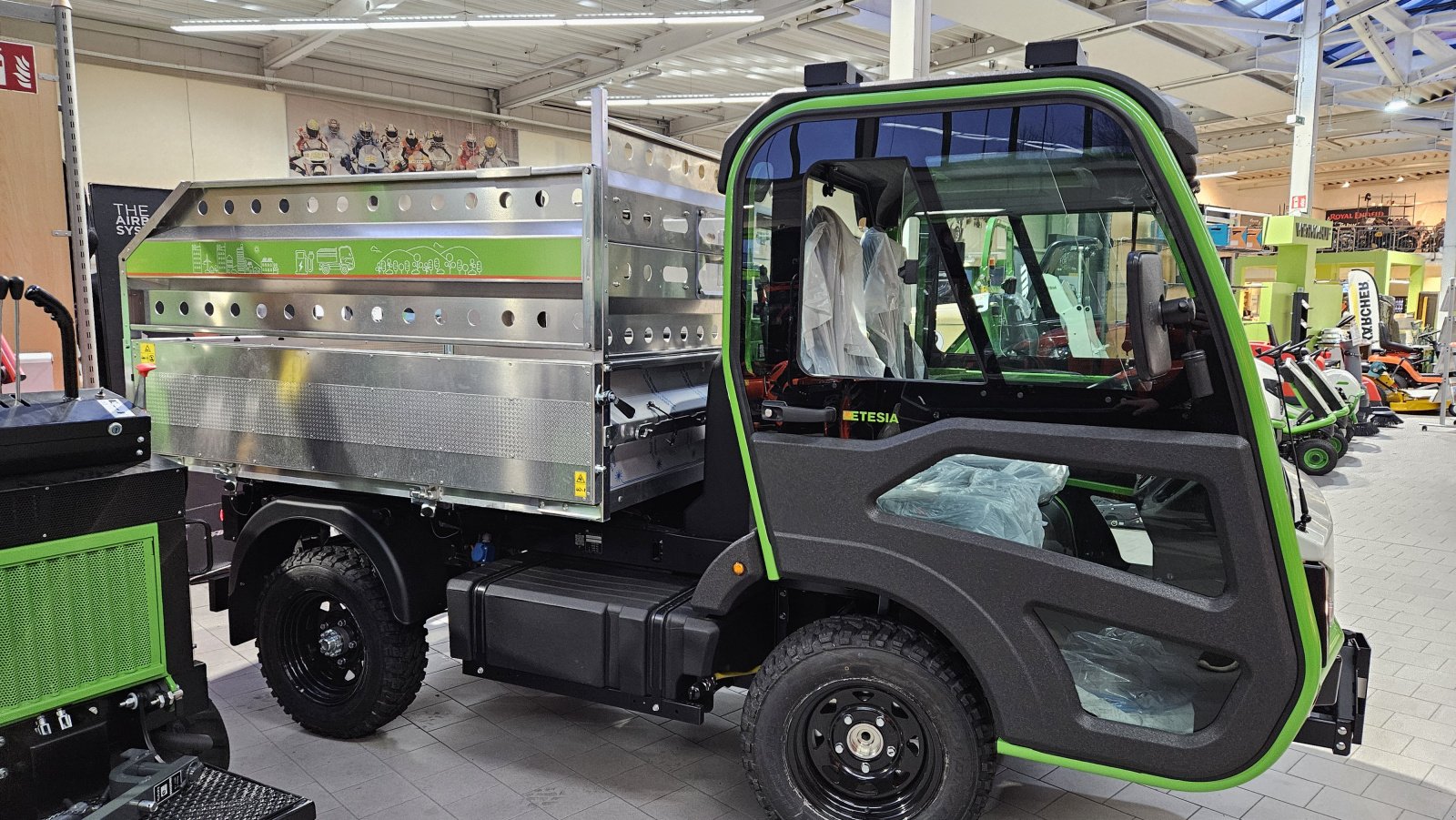 Kommunalfahrzeug tipa Etesia ET-LANDER Multifunktionsfahrzeug, Neumaschine u Olpe (Slika 22)