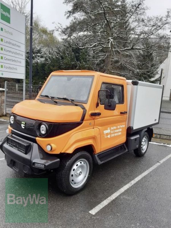 Kommunalfahrzeug des Typs EVUM ACAR MIT KOFFER IN ORANGE, Vorführmaschine in Bad Brückenau (Bild 1)