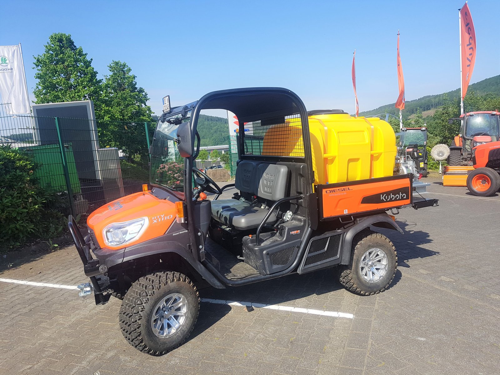 Kommunalfahrzeug du type Kubota RTVX 1110 incl BWS 130 Bewässerung, Neumaschine en Olpe (Photo 10)