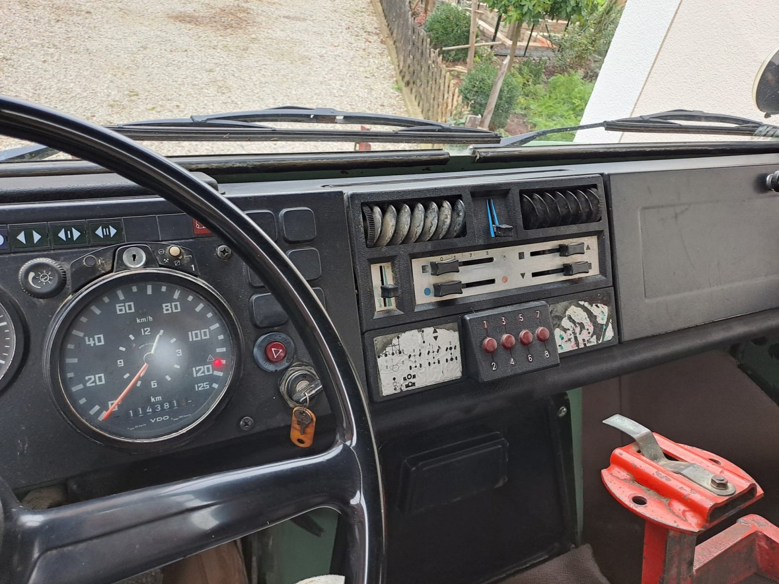 Kommunalfahrzeug van het type Mercedes-Benz Unimog U 1000, Gebrauchtmaschine in Oberrieden (Foto 15)