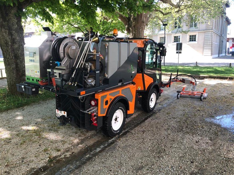 Kommunalfahrzeug des Typs Multihog CL75, Ausstellungsmaschine in Regensdorf (Bild 5)