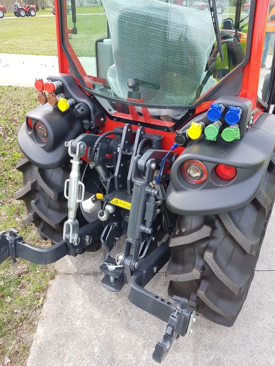 Kommunaltraktor van het type Antonio Carraro SR 7600 INFINITY Schlepper Traktor Holder Fendt, Neumaschine in Aigen-Schlägl (Foto 4)