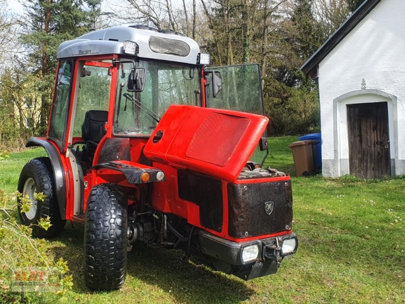 Kommunaltraktor van het type Antonio Carraro TRH 9400, Gebrauchtmaschine in Waldkraiburg