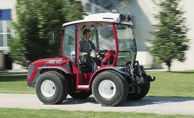 Kommunaltraktor of the type Antonio Carraro TTR 7600 infinity Traktor Pasquali Reform Aebi, Neumaschine in Aigen-Schlägl (Picture 17)