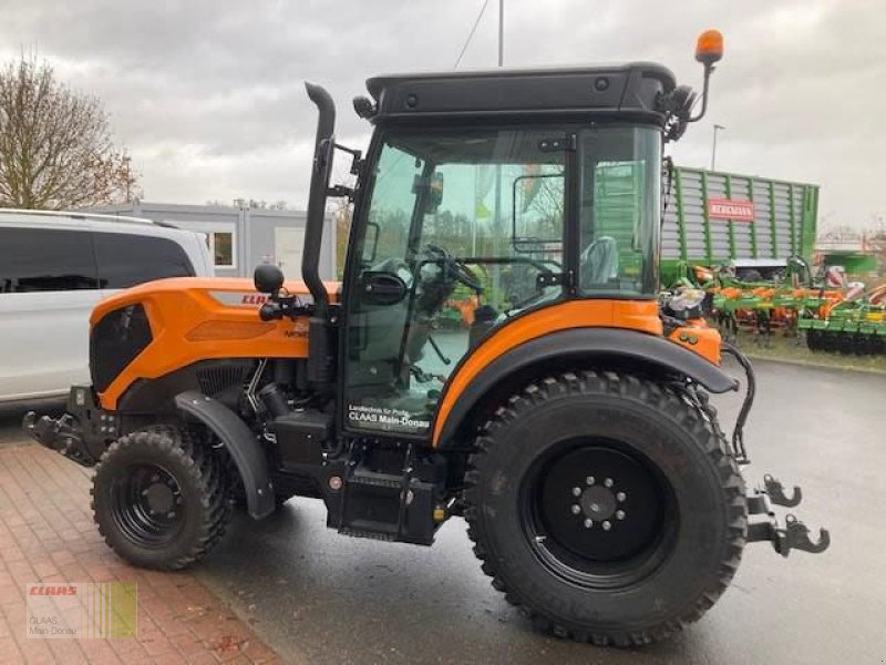 Kommunaltraktor van het type CLAAS NEXOS 240 S  ADVANCED, Vorführmaschine in Gollhofen (Foto 7)