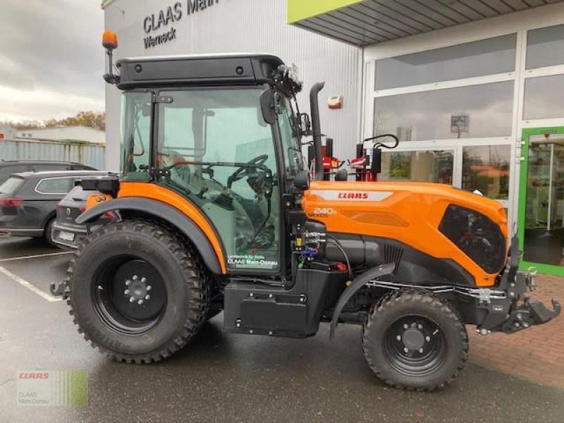 Kommunaltraktor van het type CLAAS NEXOS 240 S  ADVANCED, Vorführmaschine in Gollhofen (Foto 4)